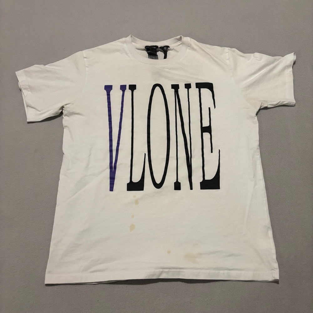 VLone T Shirt Size XL White Streetwear Spellout Logo Short Sleeves Graphic Print